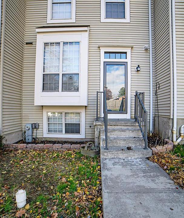 1st image of 9 Cherry Manor Ct