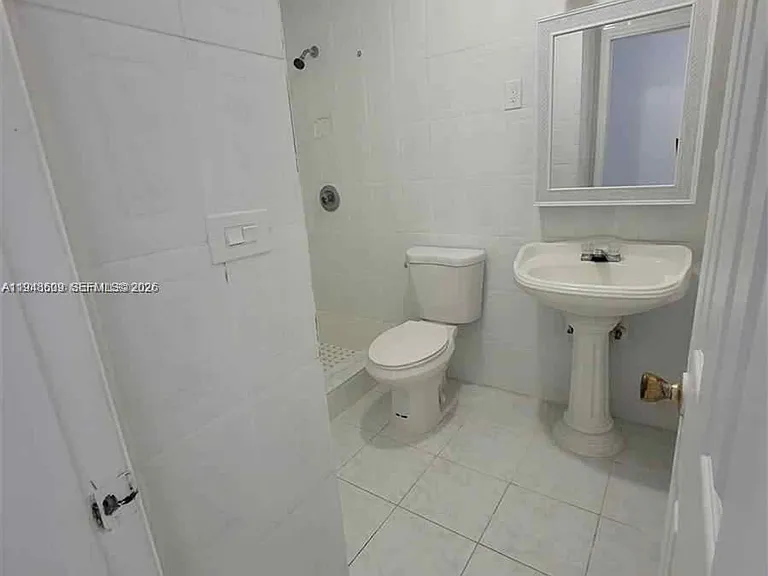 12305 SW 42nd St — Photo 5
