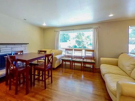 3rd image of 12120 SE 45th Pl