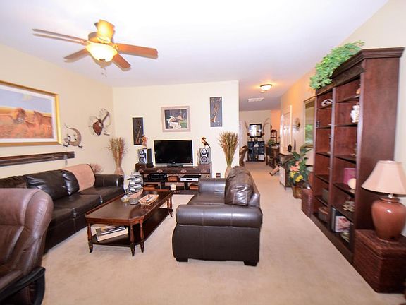 5th image of 415 Grand Palm Ln