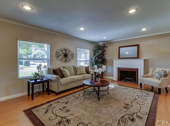 3rd image of 6056 Alessandro Ave
