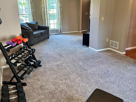 4th image of 3534 Lake Louise Dr
