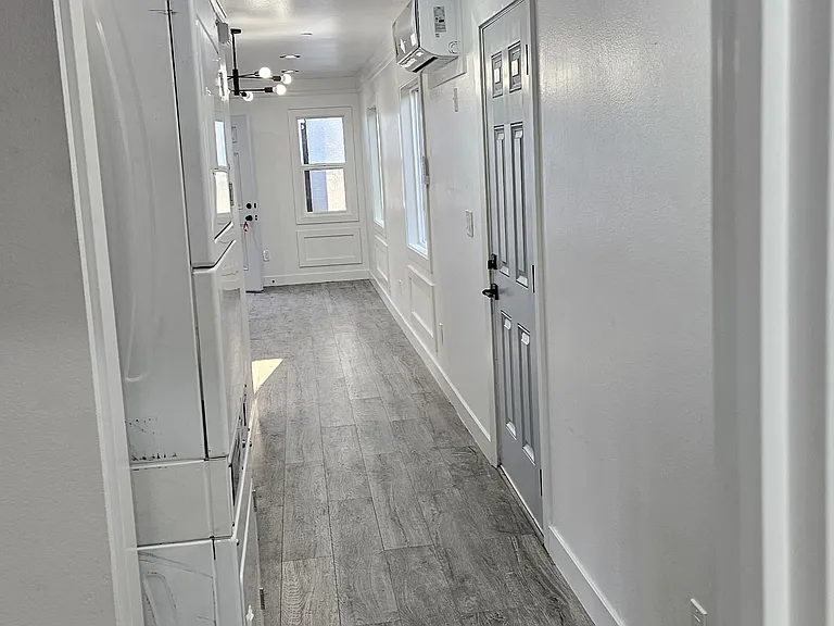 9412 Wilmington Ave — Photo 8