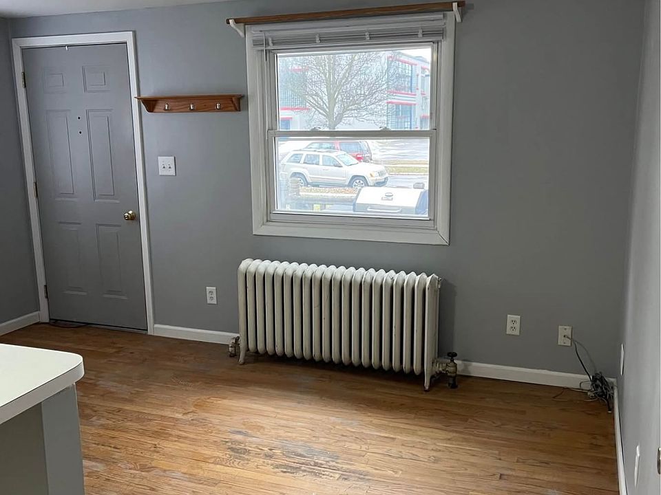 2nd image of 1001 9th St APT 5