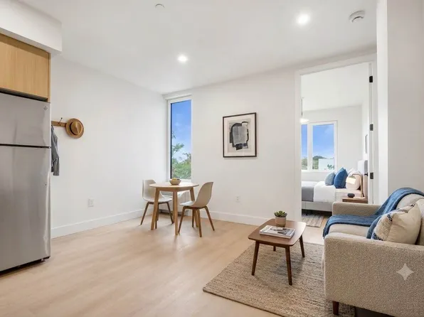 102 East 53rd Street image 1 of 6