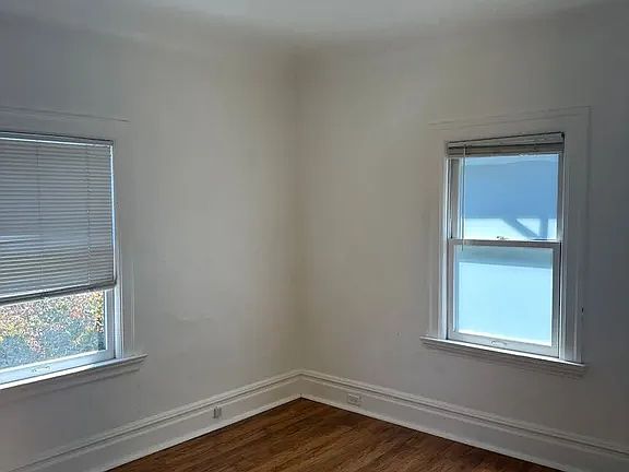 4th image of 535 30th St #3