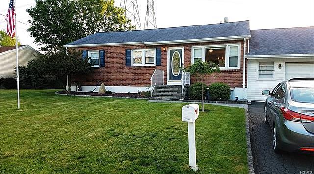 1st image of 17 Walter Dr