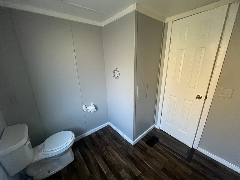 208 Ivycrest St #12 — Photo 8