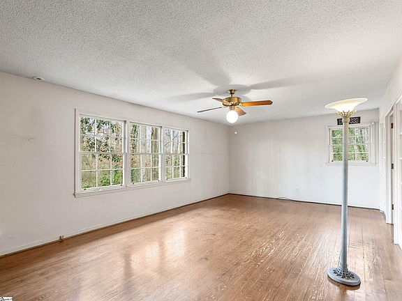 5th image of 180 Johnnys Rd