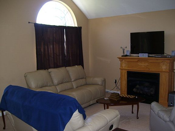 3rd image of 124 County Road 104