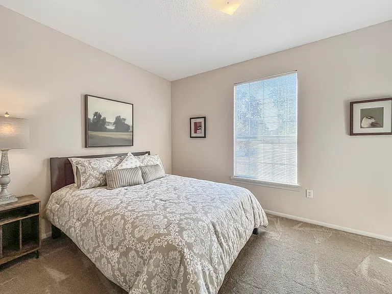 Camden Grove Apartments — Photo 22