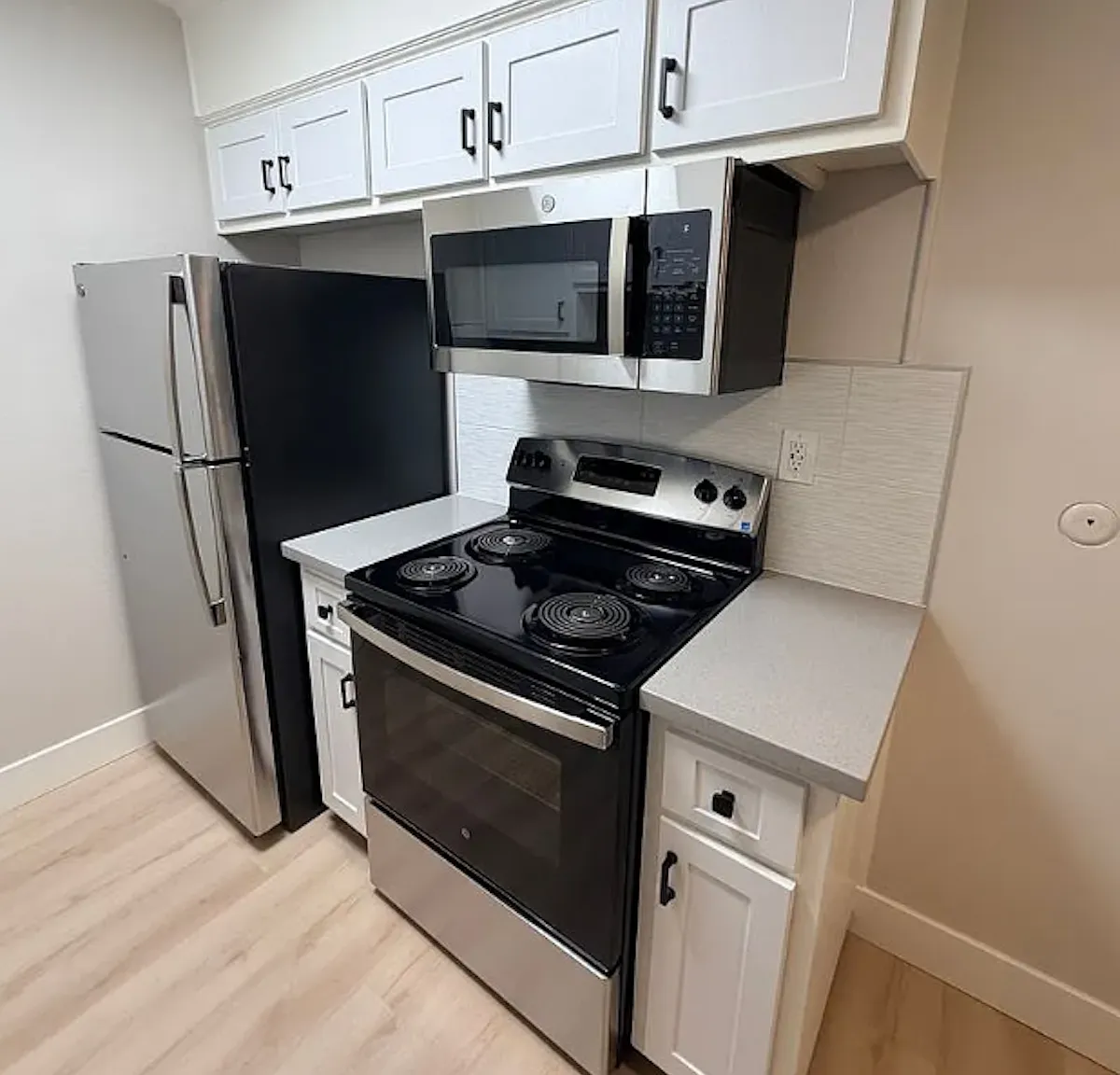 Providence House Apartments — Photo 1