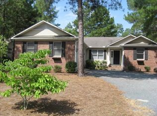 1390 Longleaf Dr E, Pinehurst, NC 28374