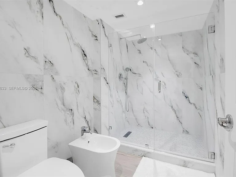 5757 Collins Ave #1003 — Photo 42