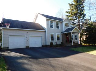 523 Marmet Ln, Pocono Summit, PA 18346