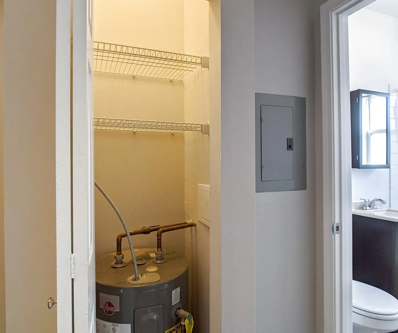 Studio, 350 sqft, $1,350 — Photo 4
