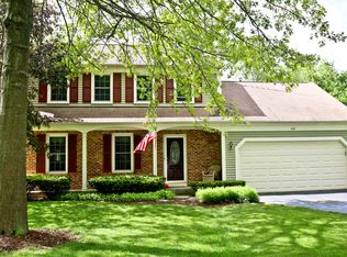 65 Parkview Ct, Crystal Lake, IL 60012