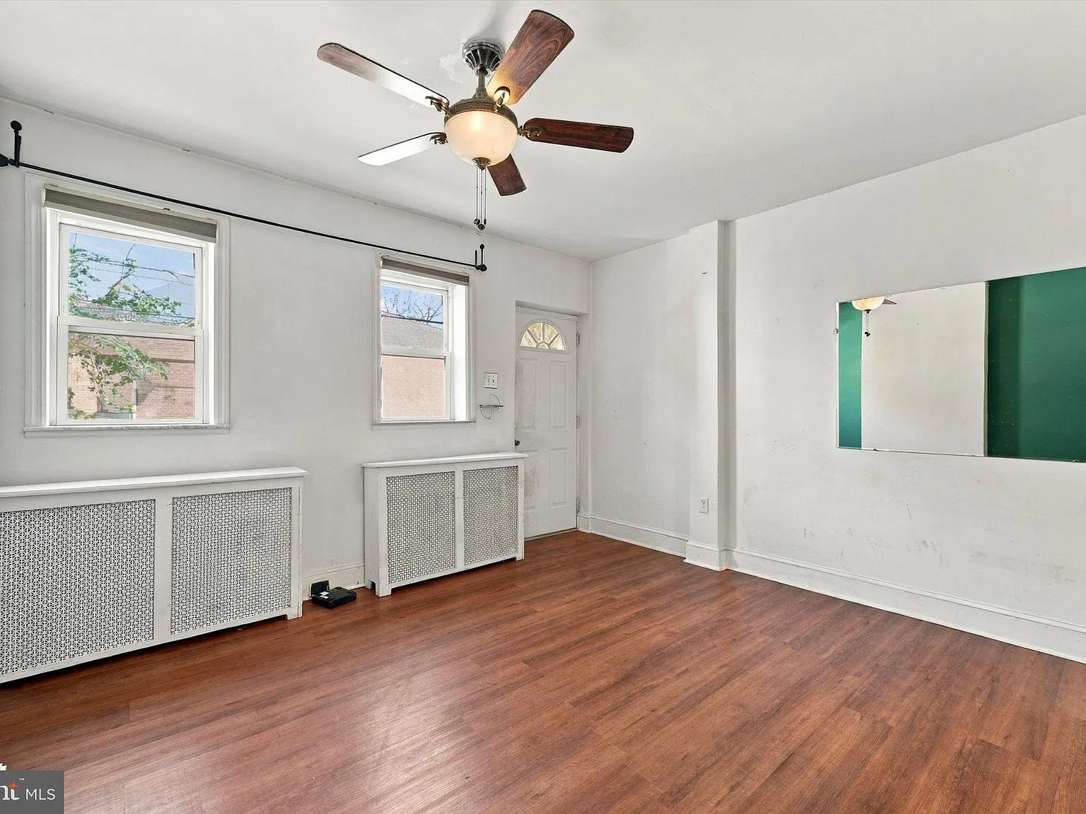 2 bed, 1.5 bath, 940 sqft, $1,600 — Photo 4