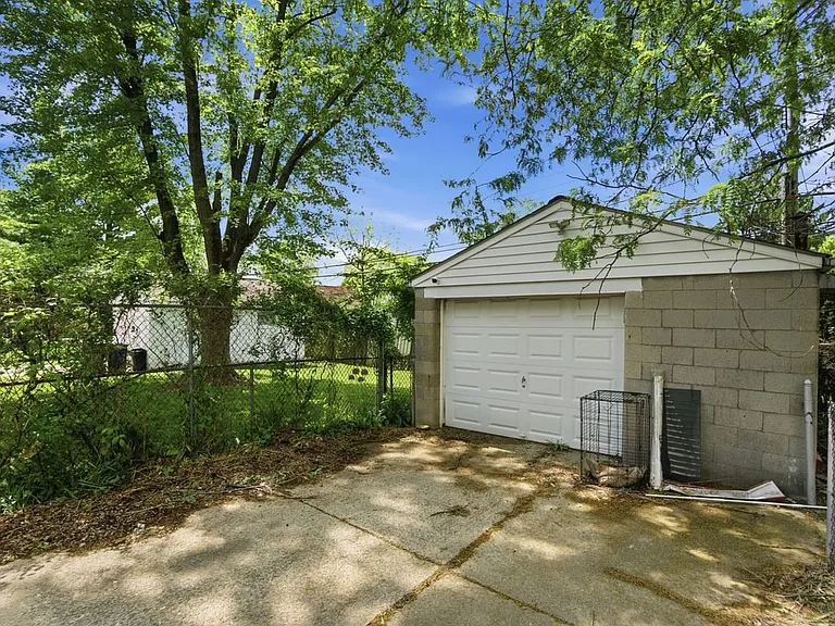 3267 Walmar Dr — Photo 29