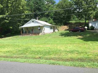 2366 Hartford Rd, Cosby, TN 37722