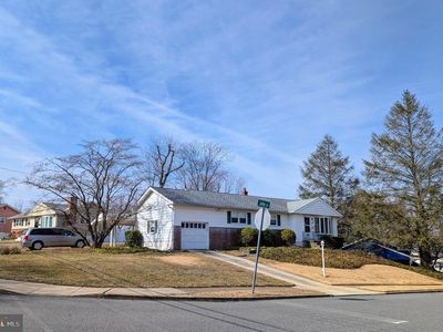 3700 John Dr, Brookhaven, PA, 19015