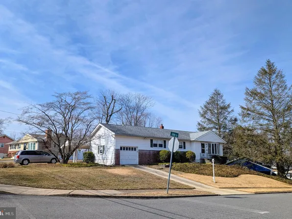 3700 John Dr, Brookhaven, PA 19015