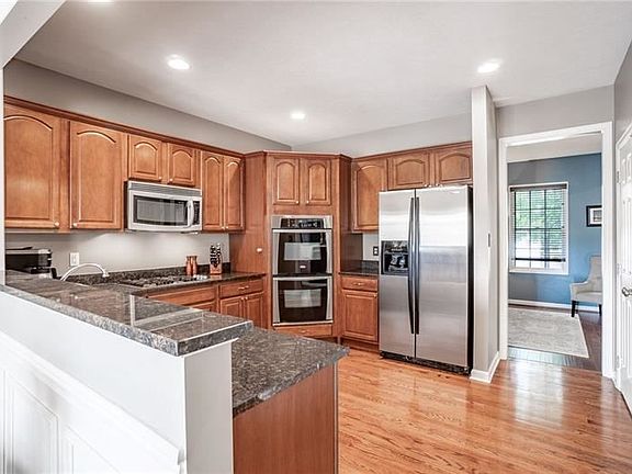 5th image of 397 Marshall Heights Dr