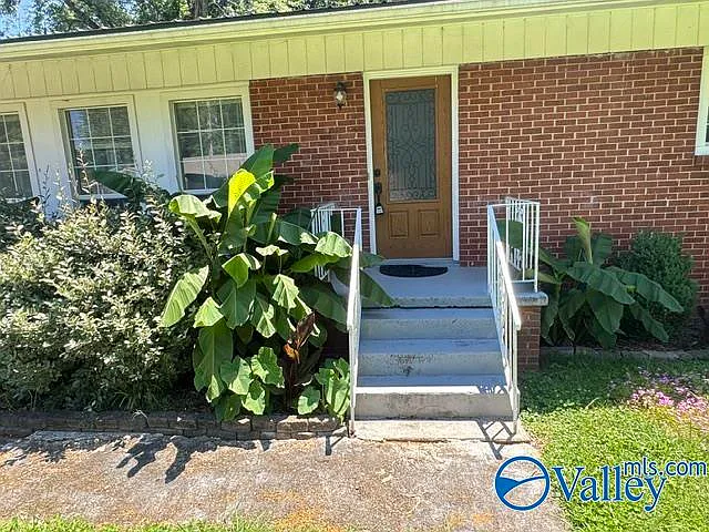 412 Ewing St NW — Photo 3