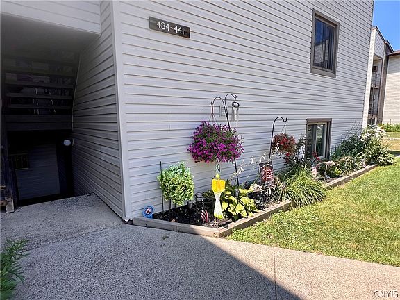 2nd image of 435 Idlewood Blvd