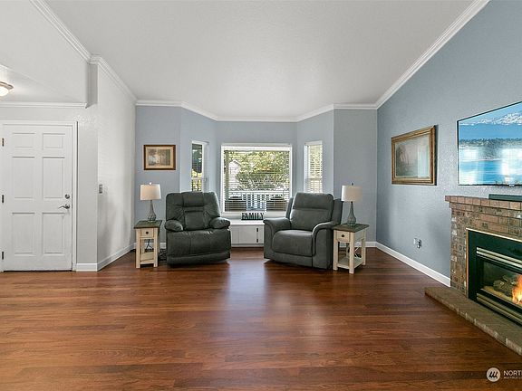 4th image of 15720 118th Avenue Ct E