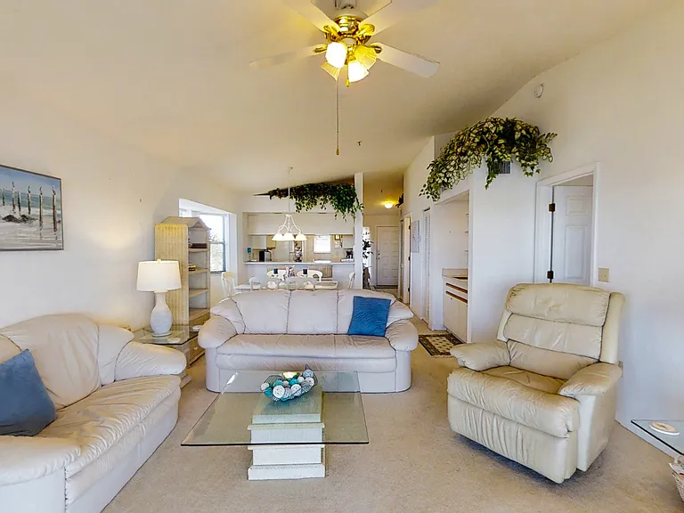448 Bouchelle Dr #305 — Photo 17