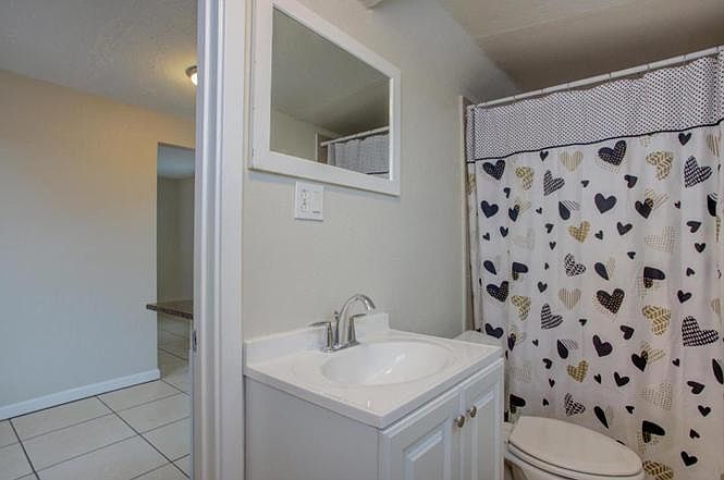 1st image of 227 N Claremont Ave #B