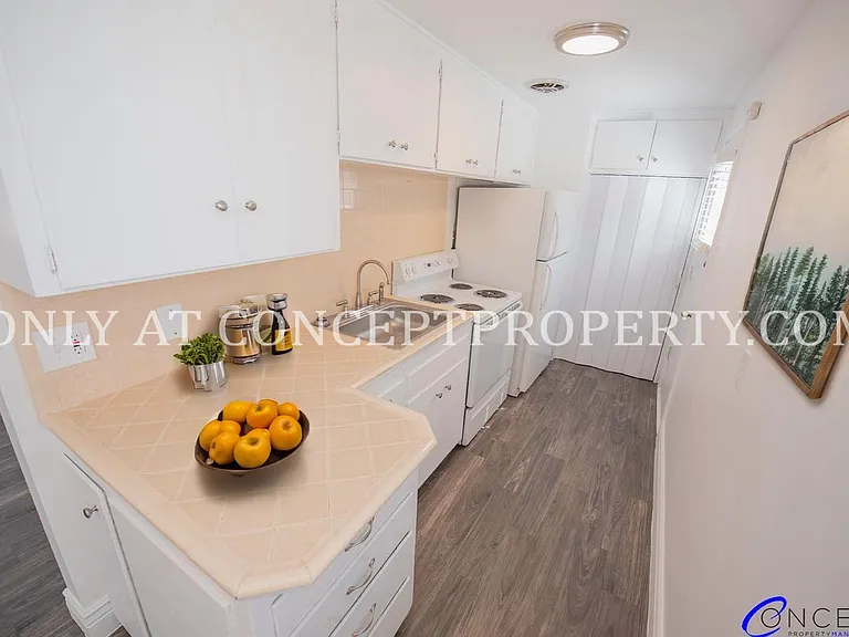 227 E St — Photo 59