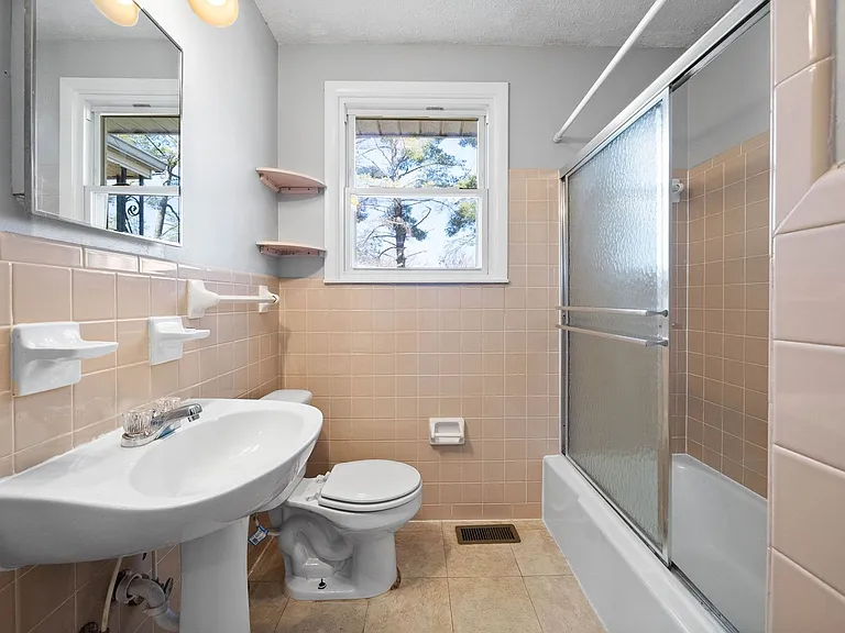 318 Verdun Dr — Photo 20