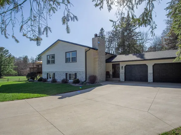 2244 N 90th Avenue, Eau Claire, WI 54703