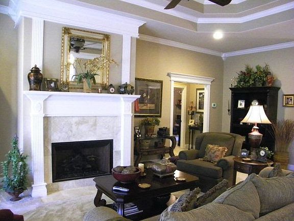 3rd image of 3507 Champions Dr