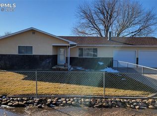1433 27 1/2 Ln, Pueblo, CO 81006