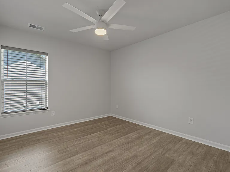 135 Empyrean Cir — Photo 34