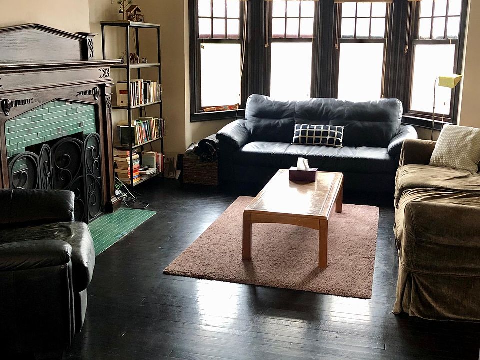 living room facing Commonwealth