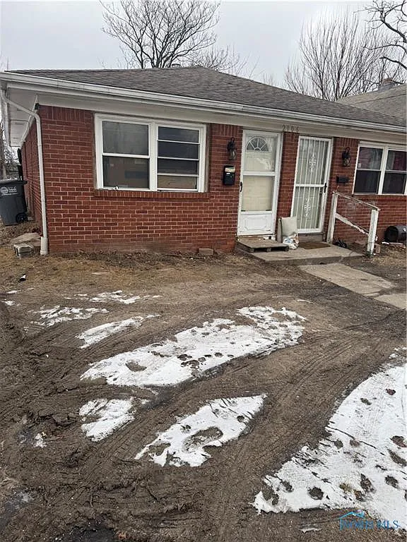 2106 Air Line Ave photo 1