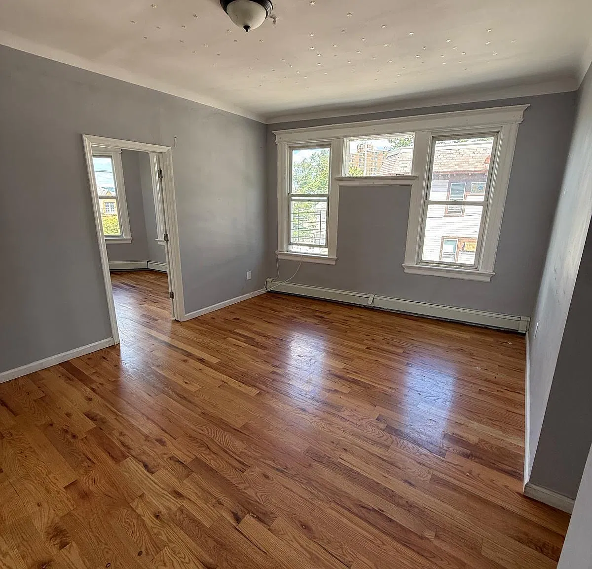 3 bed, $2,000 — Photo 3