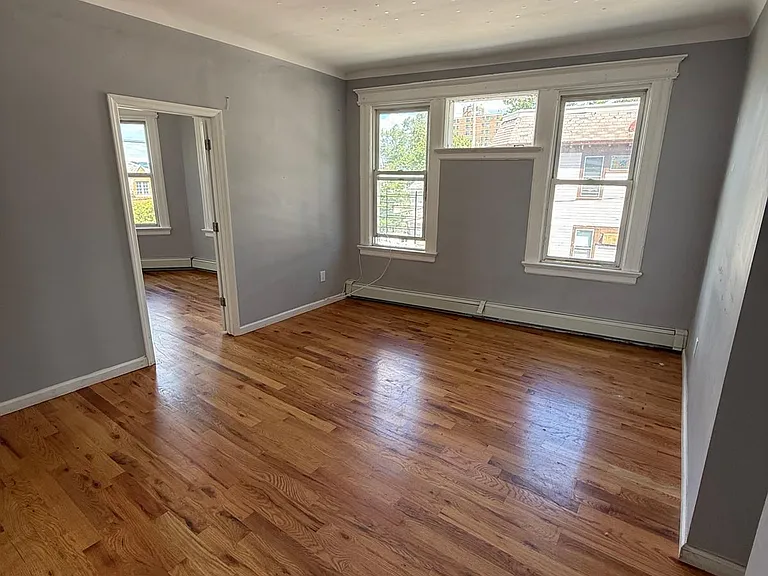 544 Grove St — Photo 17