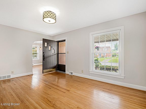 5th image of 2504 Bradley Ave