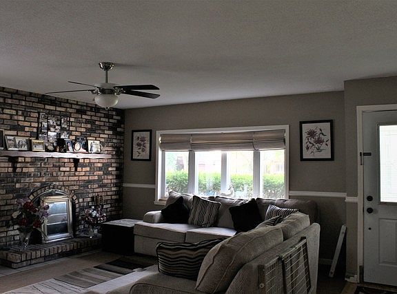 2nd image of 1316 Whirlaway Ln
