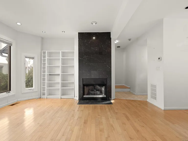 869 Orange St #7W — Photo 8