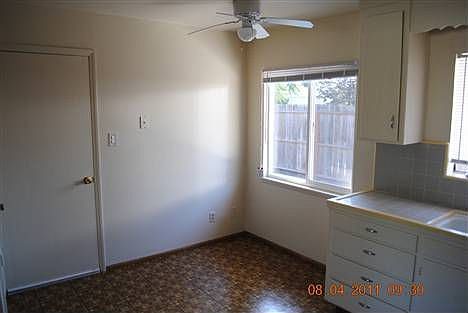 4th image of 2439 Delano Ave