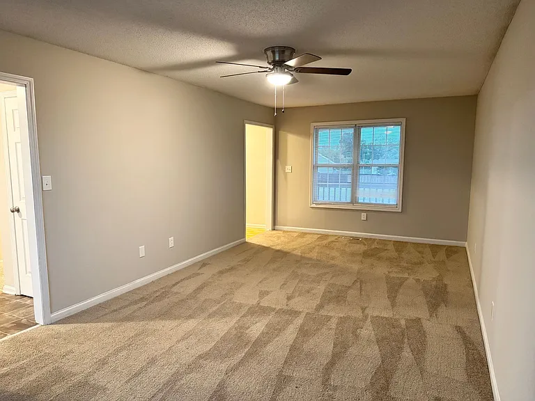 310 Pappy Dr — Photo 5