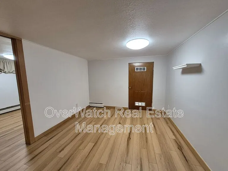 1403 Valarian St #B — Photo 11