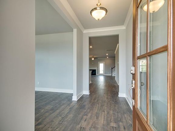 2nd image of 3327 Chinoe Dr