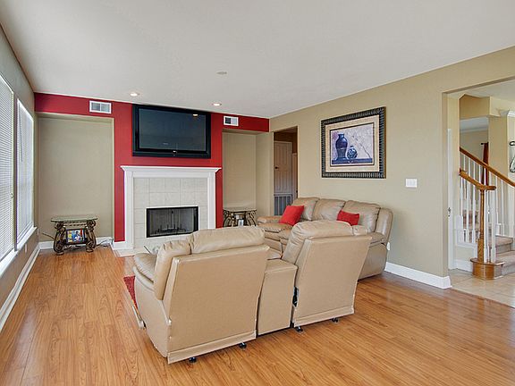 5th image of 9504 Black Cherry Ln